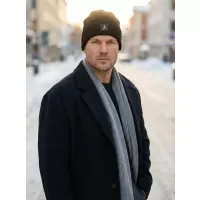 черен