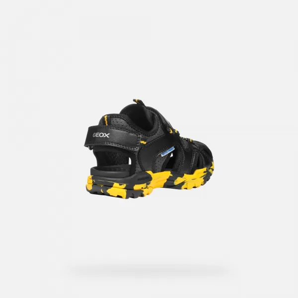  Сандали за момчета GEOX BOREALIS ЧЕРЕН 