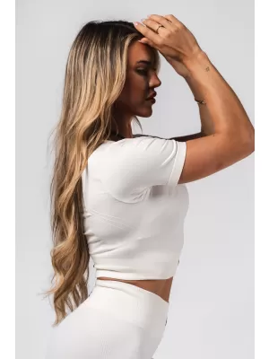 Оформящ безшевен кроп топ FLOW SEAMLESS 499 CREAM Nebbia