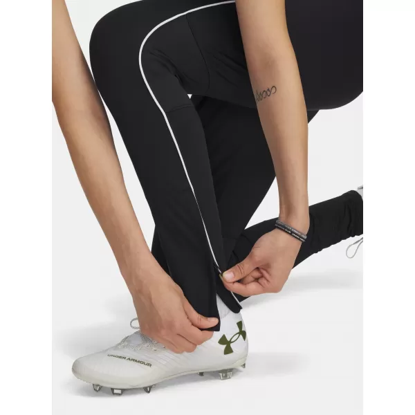  Дамски спортен панталон UNDER ARMOUR UA W CHALLENGER TRAINING PN 6004073-001 ЧЕРЕН 