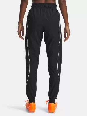 Дамски спортен панталон UNDER ARMOUR UA W CHALLENGER WARMUP PANTS 6004076-001 ЧЕРЕН