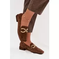 кафяво