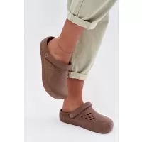 кафяво
