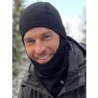 черен